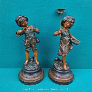 Frans beeldjespaar – Auguste Moreau. SCU00081