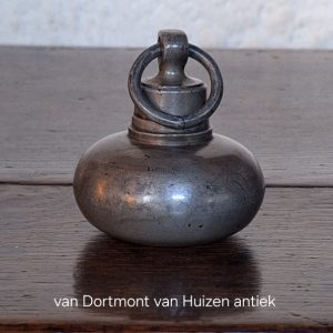 Tinnen Moffenkruikje 1884-1928. KTB00245