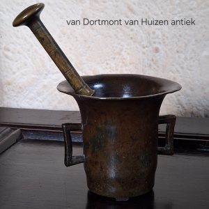 Bronzen vijzel. KTB00250