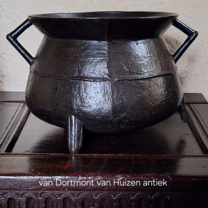 17e-eeuwse bronzen cauldron – Engeland. KTB00254